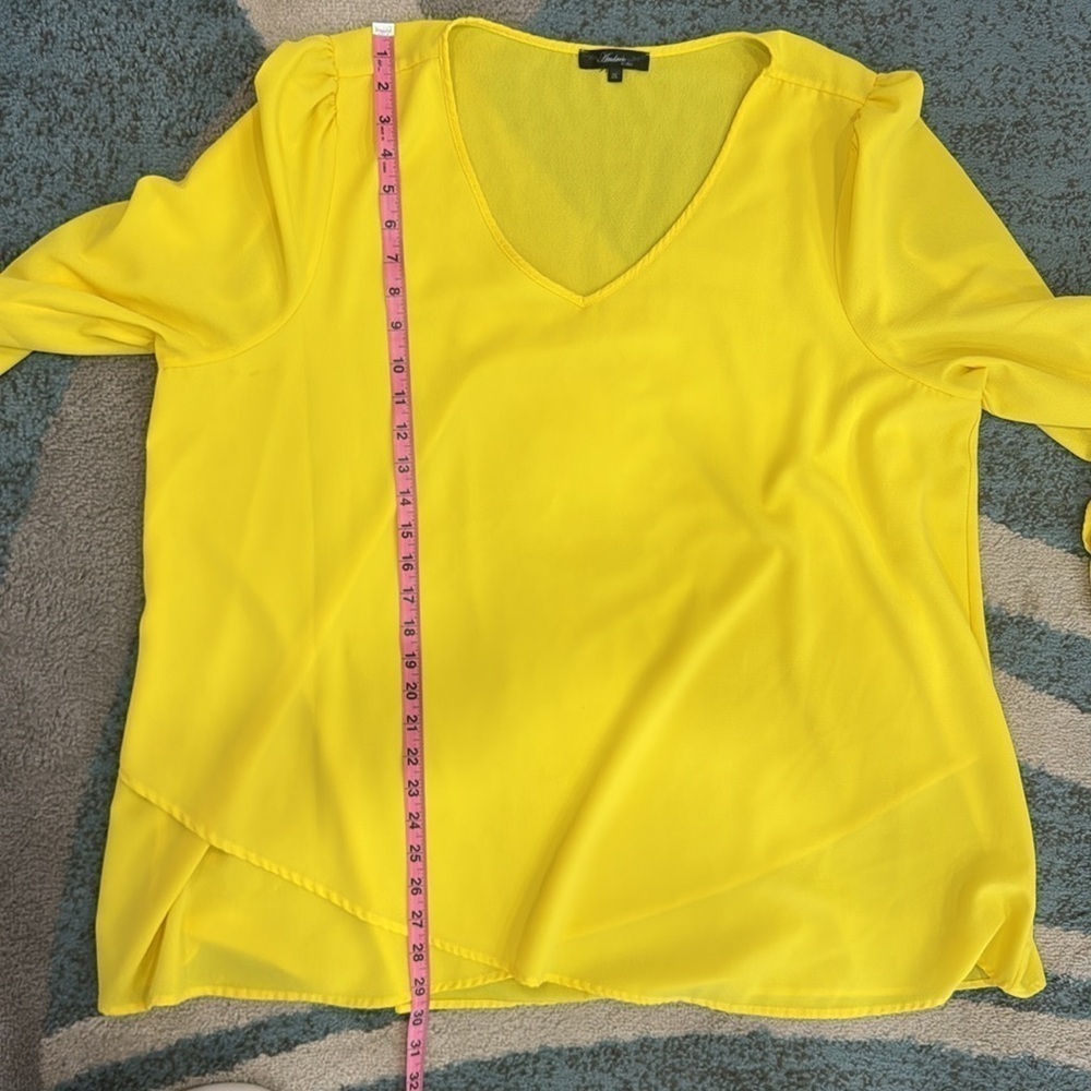 Andree by Unit Yellow V-Neck Bell Sleeve Blouse.  Sz 2X - Picture 6 of 8
